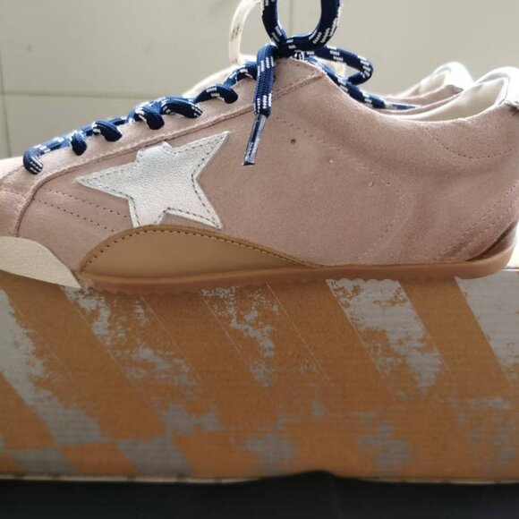 Golden Goose White and Gold Sneakers - Picture 9 of 9